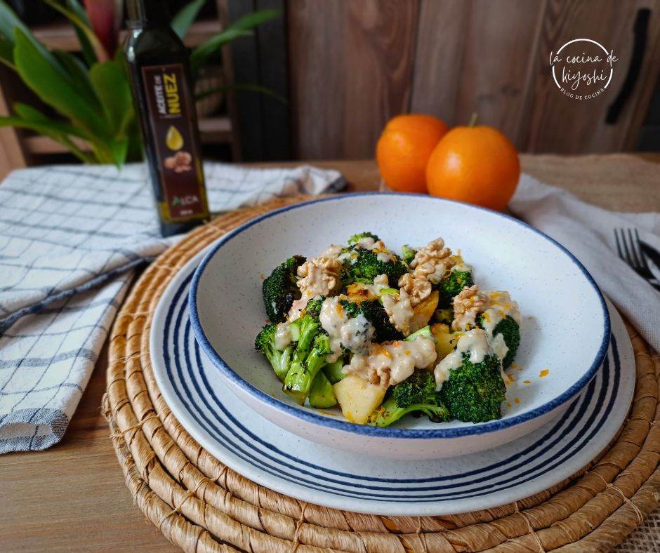 Brócoli con manzana y salsa de nuez